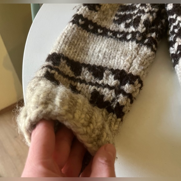 Authentic Wool Cowichan Sweater/Jacket - Picture 5 of 5